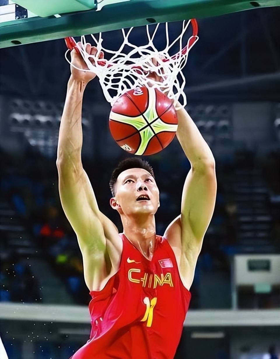 快快评|央视取消易建联专访，公众的关注并非猎奇(易建联节目视频)